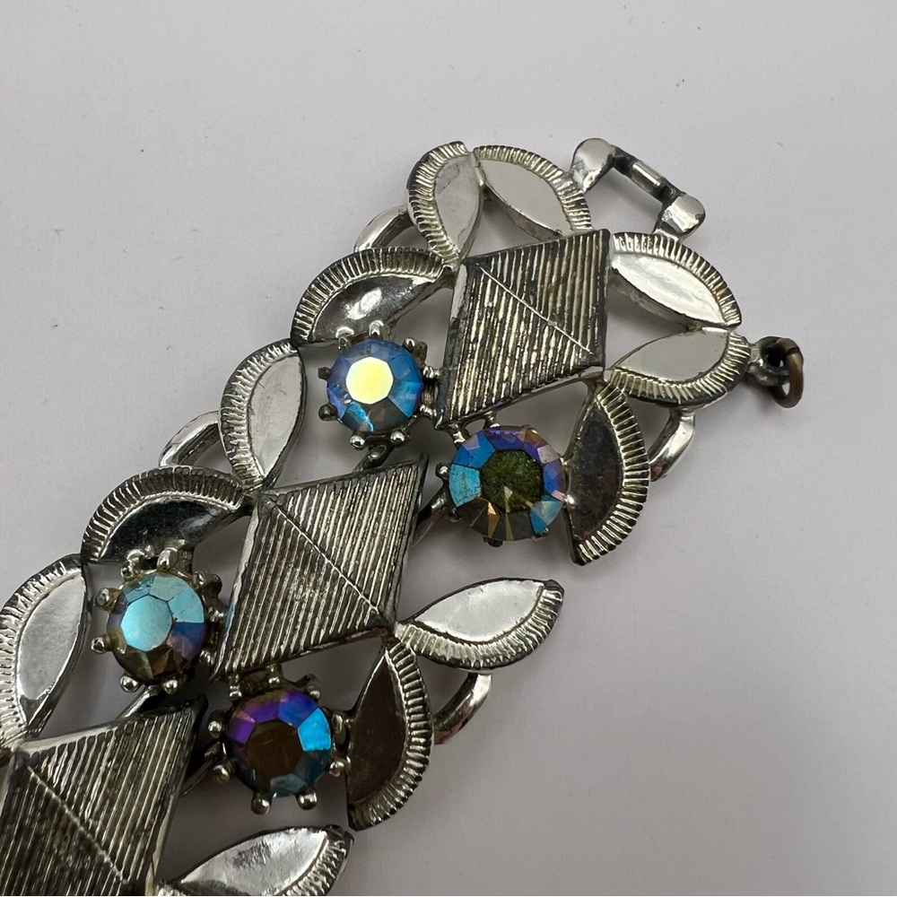 Elegant Silver Tone & Purple AB Vintage Panel Bracelet Size 6.5 - Picture 5 of 11
